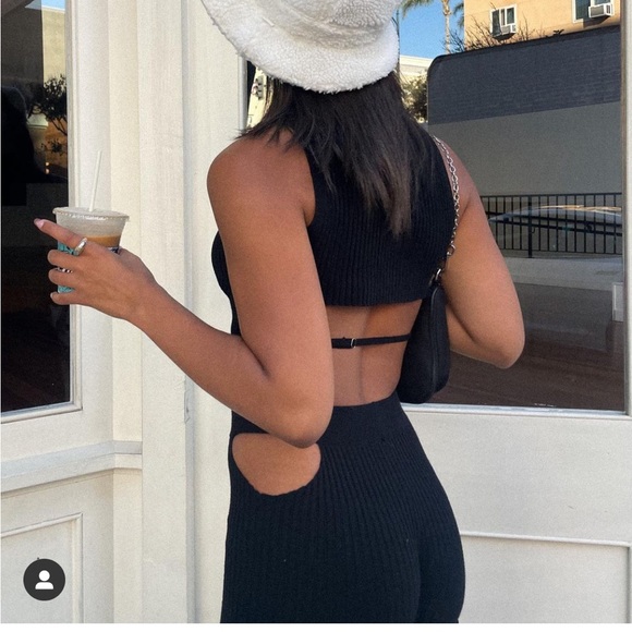 Isabelle's Cabinet Hot Shot Black Set - Picture 1 of 6